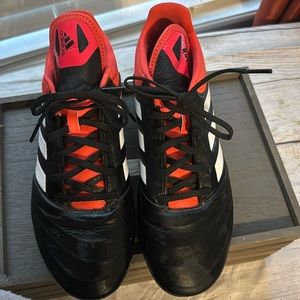 Adidas women’s cleats.   Size 8 1/2 rarely used… great condition.